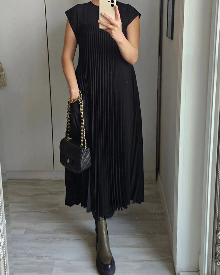 Giselle™ Effortlessly Elegant Pleated Dress